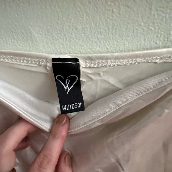 Windsor Crop Top - Picture 3 of 3